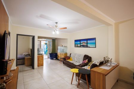 Sala de casa para alugar com 3 quartos, 380m² em Piracangaguá, Taubaté
