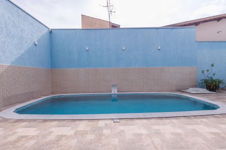 Casa para alugar com 380m², 3 quartos e 1 vaga Casa para alugar com 380m², 3 quartos e 1 vagaPiscina