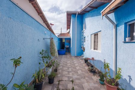 Quintal de casa para alugar com 3 quartos, 380m² em Piracangaguá, Taubaté