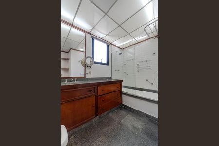 Banheiro de apartamento para alugar com 1 quarto, 40m² em Consolação, São Paulo