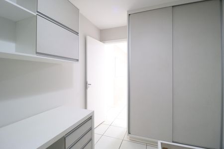 Quarto 1 de apartamento para alugar com 2 quartos, 49m² em Chácaras Tubalina E Quartel, Uberlândia