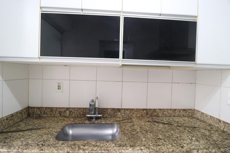 Cozinha de apartamento para alugar com 2 quartos, 49m² em Chácaras Tubalina E Quartel, Uberlândia