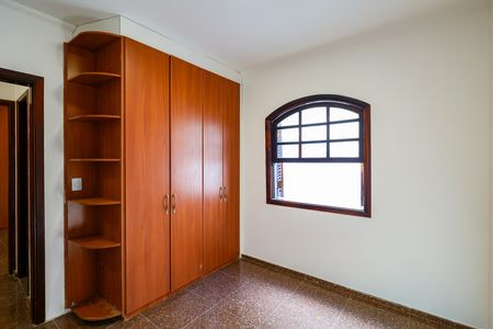 Casa à venda com 4 quartos, 269m² em Jardim Pirajussara, São Paulo