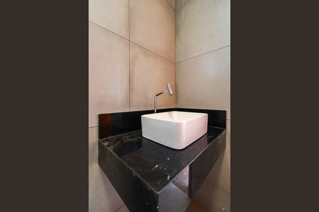 Casa à venda com 4 quartos, 269m² em Jardim Pirajussara, São Paulo