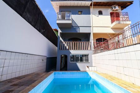Casa à venda com 269m², 4 quartos e 3 vagas