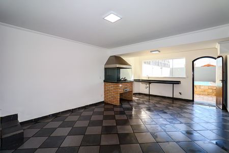 Casa à venda com 269m², 4 quartos e 3 vagas