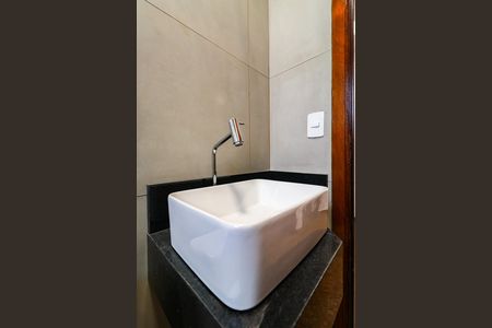 Casa à venda com 4 quartos, 269m² em Jardim Pirajussara, São Paulo