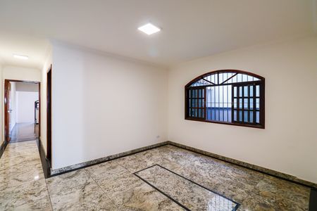 Casa à venda com 4 quartos, 269m² em Jardim Pirajussara, São Paulo
