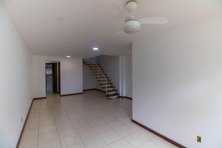 Sala de casa à venda com 3 quartos, 145m² em Itaipu, Niterói