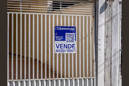 Placa instalada na Fachada de apartamento à venda com 2 quartos, 80m² em Vila Guarani, Santo André