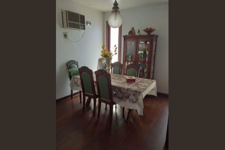 Casa à venda com 218m², 3 quartos e 1 vaga