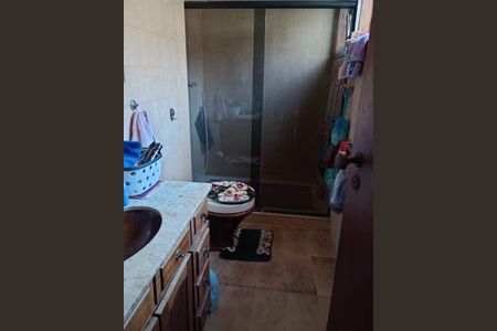 Casa à venda com 218m², 3 quartos e 1 vaga