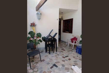Casa à venda com 218m², 3 quartos e 1 vaga