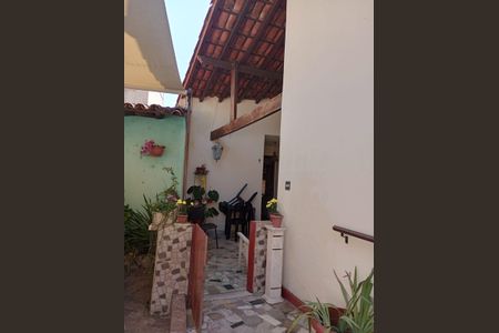 Casa à venda com 218m², 3 quartos e 1 vaga
