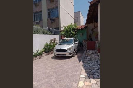 Casa à venda com 218m², 3 quartos e 1 vaga