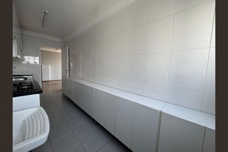 Cozinha de apartamento para alugar com 3 quartos, 73m² em Jaguaribe, Osasco