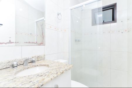 Banheiro Social de apartamento à venda com 3 quartos, 64m² em Gopouva, Guarulhos