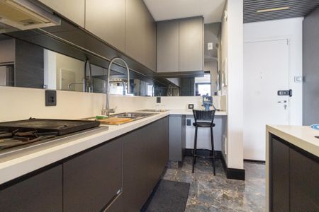Cozinha de apartamento à venda com 2 quartos, 64m² em Continental, Osasco