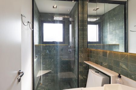 Banheiro da Suíte de apartamento à venda com 2 quartos, 64m² em Continental, Osasco