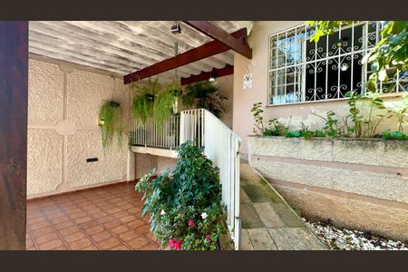 Casa para alugar com 192m², 3 quartos e 2 vagas Casa para alugar com 192m², 3 quartos e 2 vagasEntrada