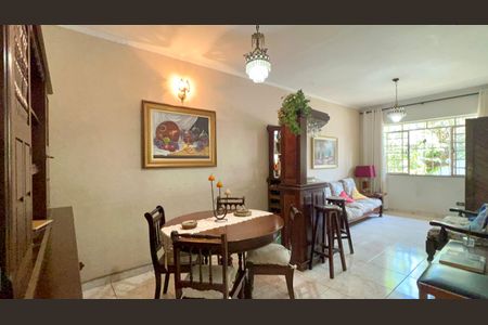 Casa para alugar com 192m², 3 quartos e 2 vagas Casa para alugar com 192m², 3 quartos e 2 vagasSala
