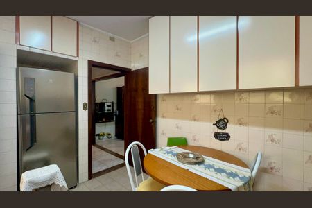 Cozinha de casa para alugar com 3 quartos, 192m² em Vila Anglo Brasileira, São Paulo