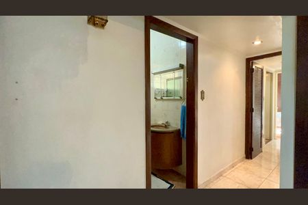 Casa para alugar com 192m², 3 quartos e 2 vagas Casa para alugar com 192m², 3 quartos e 2 vagasCorredor