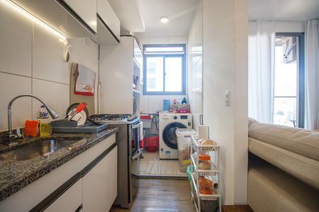 Cozinha e Área de Serviço de apartamento para alugar com 2 quartos, 52m² em Santo Cristo, Rio de Janeiro