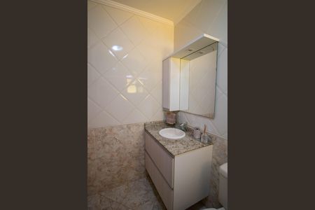 Casa de condomínio à venda com 214m², 3 quartos e 2 vagas Casa de condomínio à venda com 214m², 3 quartos e 2 vagasBANHEIRO