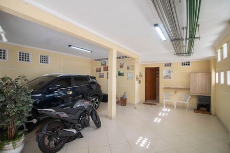 Casa de condomínio à venda com 214m², 3 quartos e 2 vagas Casa de condomínio à venda com 214m², 3 quartos e 2 vagasGARAGEM