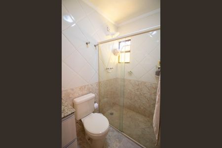 Casa de condomínio à venda com 214m², 3 quartos e 2 vagas Casa de condomínio à venda com 214m², 3 quartos e 2 vagasBANHEIRO