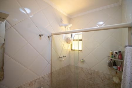 Casa de condomínio à venda com 214m², 3 quartos e 2 vagas Casa de condomínio à venda com 214m², 3 quartos e 2 vagasBANHEIRO