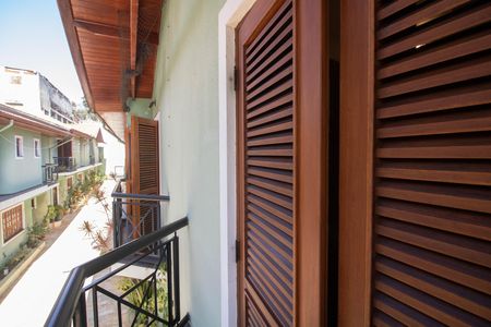 Casa de condomínio à venda com 214m², 3 quartos e 2 vagas Casa de condomínio à venda com 214m², 3 quartos e 2 vagasVARANDA DA SUÍTE