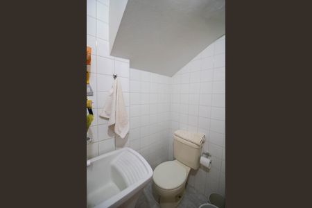 Casa de condomínio à venda com 214m², 3 quartos e 2 vagas Casa de condomínio à venda com 214m², 3 quartos e 2 vagasBANHEIRO DE SERVIÇO