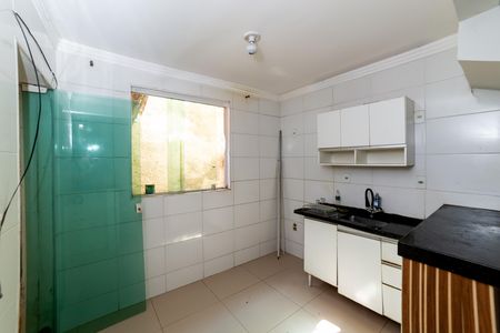 Cozinha de casa de condomínio para alugar com 2 quartos, 64m² em Santo Andre, Belo Horizonte