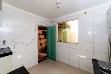 Cozinha de casa de condomínio para alugar com 2 quartos, 64m² em Santo Andre, Belo Horizonte