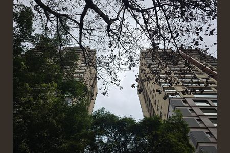 Apartamento para alugar com 162m², 3 quartos e 3 vagas Apartamento para alugar com 162m², 3 quartos e 3 vagasFachada