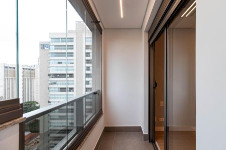 Apartamento para alugar com 162m², 3 quartos e 3 vagas Apartamento para alugar com 162m², 3 quartos e 3 vagasVaranda da Suíte 1