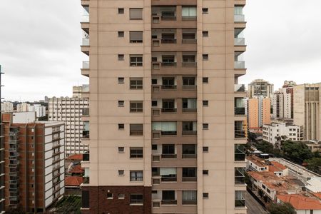 Apartamento para alugar com 162m², 3 quartos e 3 vagas Apartamento para alugar com 162m², 3 quartos e 3 vagasVaranda da Suíte 1