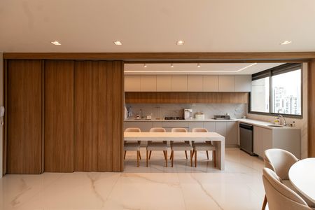 Apartamento para alugar com 162m², 3 quartos e 3 vagas Apartamento para alugar com 162m², 3 quartos e 3 vagasCozinha