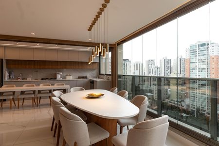 Apartamento para alugar com 162m², 3 quartos e 3 vagas Apartamento para alugar com 162m², 3 quartos e 3 vagasVaranda
