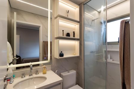 Apartamento para alugar com 162m², 3 quartos e 3 vagas Apartamento para alugar com 162m², 3 quartos e 3 vagasBanheiro da Suíte 2