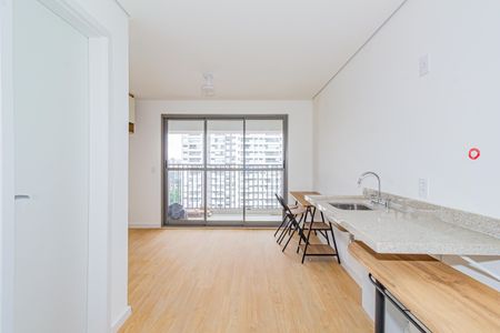 Sala/Quarto de kitnet/studio para alugar com 1 quarto, 24m² em Santo Amaro, São Paulo