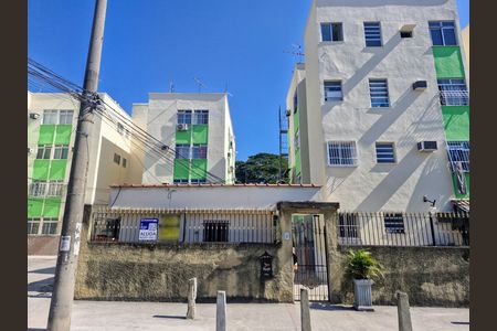 Fachada+Plaquinha de apartamento para alugar com 1 quarto, 45m² em Padre Miguel, Rio de Janeiro