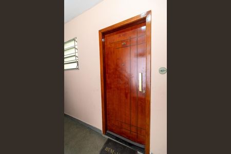 Entrada de apartamento para alugar com 1 quarto, 45m² em Padre Miguel, Rio de Janeiro