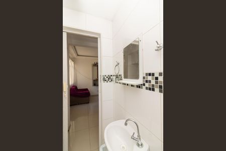 Banheiro de apartamento para alugar com 1 quarto, 45m² em Padre Miguel, Rio de Janeiro