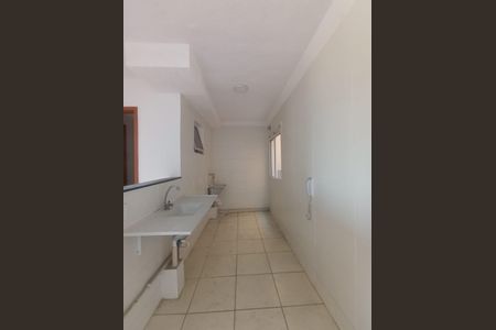 Apartamento para alugar com 46m², 2 quartos e 1 vaga Apartamento para alugar com 46m², 2 quartos e 1 vagaCozinha e Área de Serviço