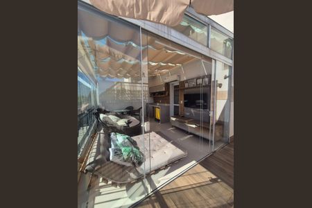 Apartamento à venda com 84m², 1 quarto e 2 vagas Apartamento à venda com 84m², 1 quarto e 2 vagasVaranda