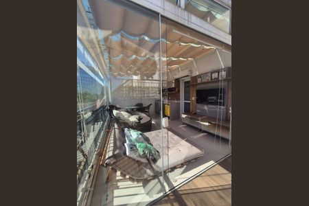 Apartamento à venda com 84m², 1 quarto e 2 vagas Apartamento à venda com 84m², 1 quarto e 2 vagasVaranda