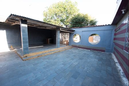 Área externa de casa para alugar com 3 quartos, 360m² em Industrial, Contagem